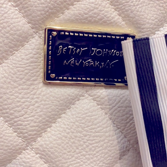 Betsy Johnson handbag - Picture 2 of 6